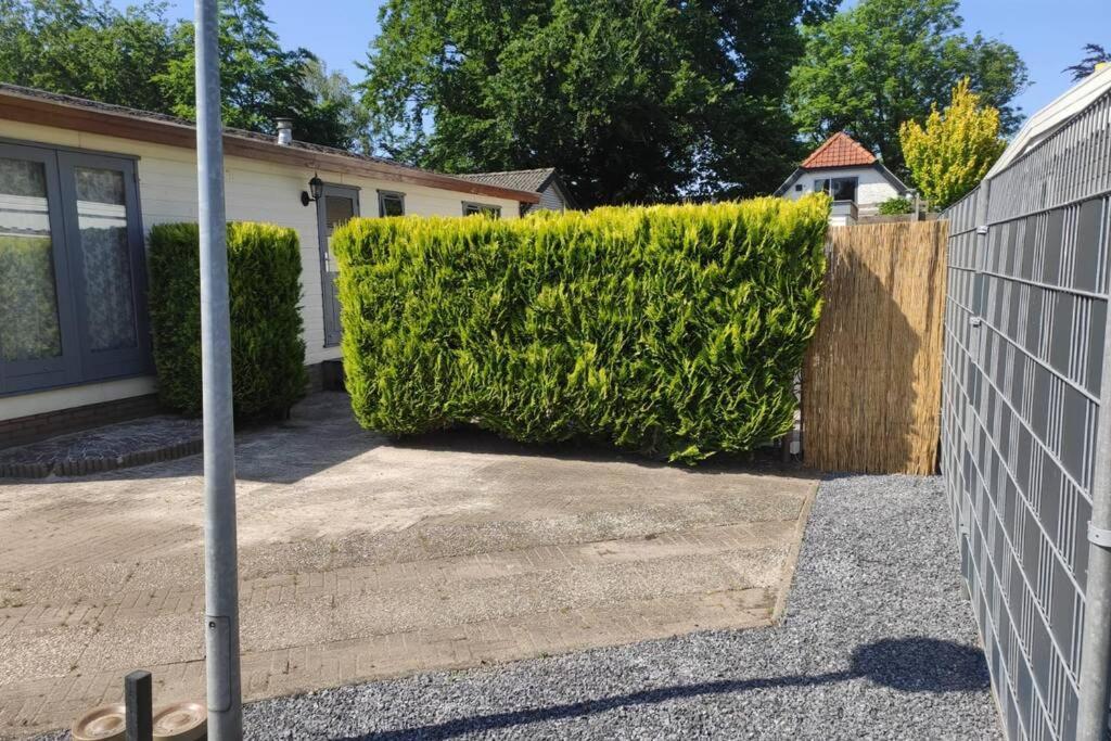 فيلا بوتِنْفي Een Gezellige Chalet Met Zonnige Buitenruimte Op De Veluwe! المظهر الخارجي الصورة